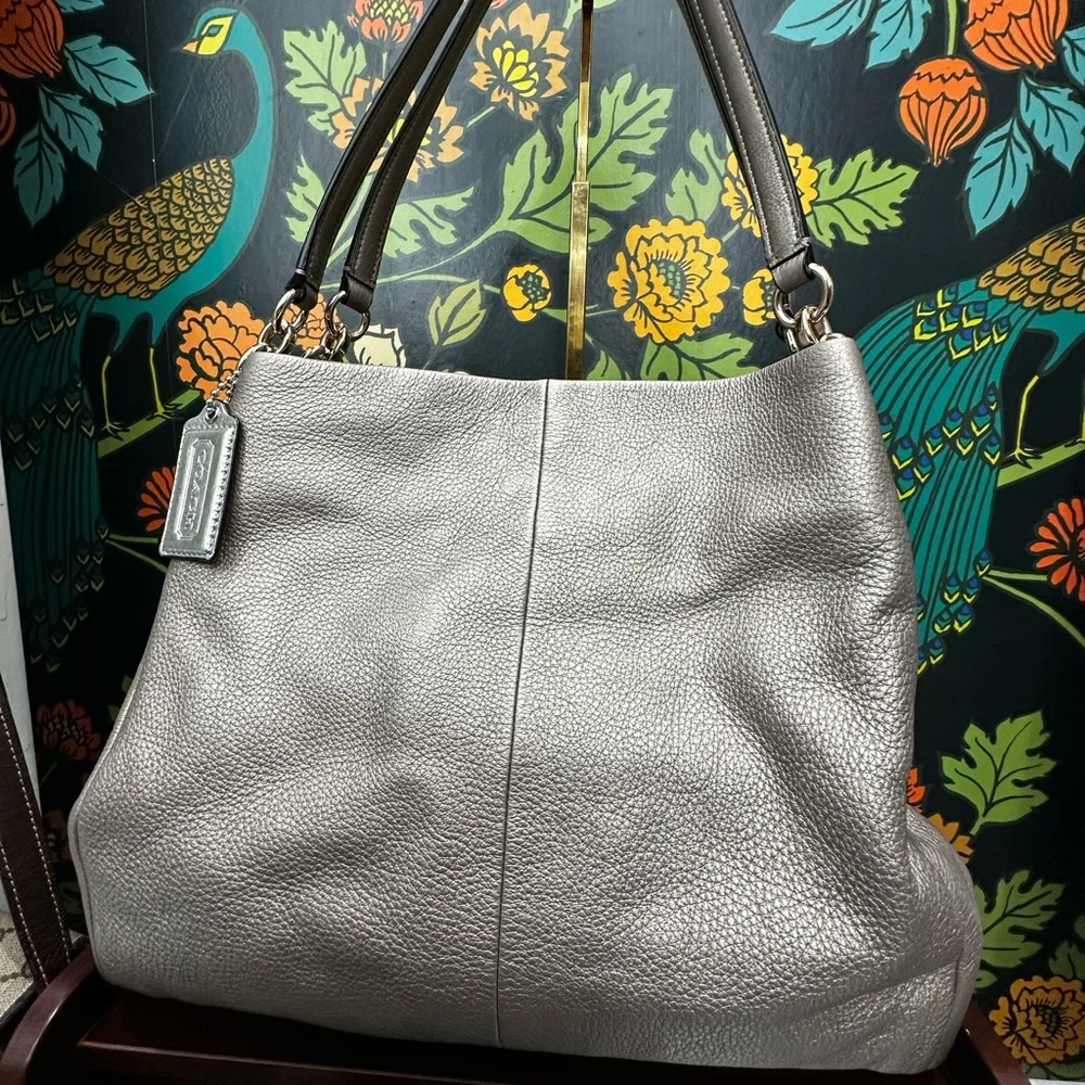 Coach Pebbled Leather Shoulder Tote – Silver Metallic – F35723 with COA